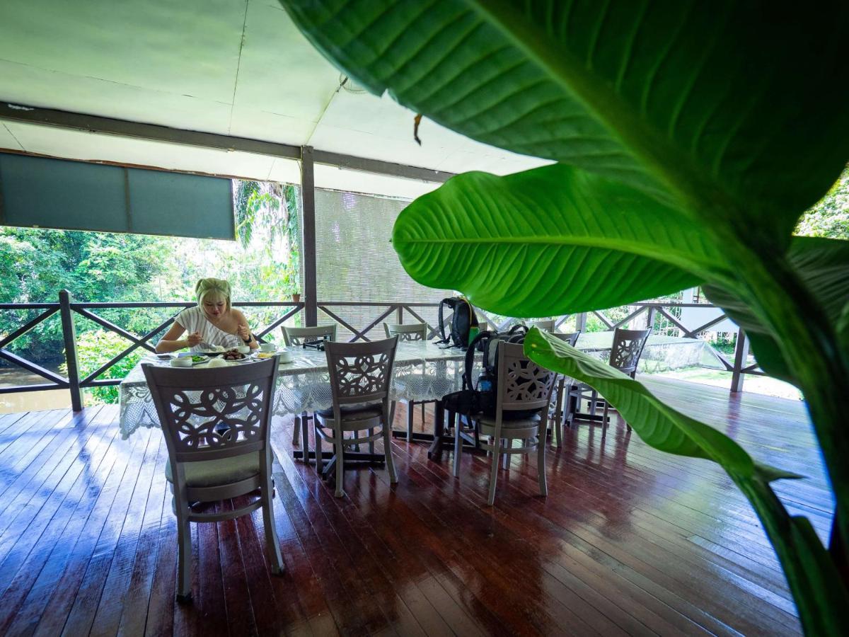 Benarat Lodge Gunung Mulu Nationalpark Exterior foto