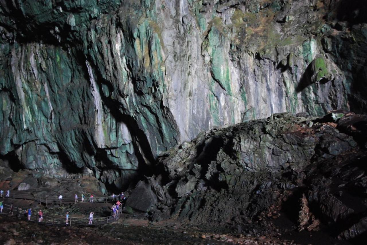 Benarat Lodge Gunung Mulu Nationalpark Exterior foto