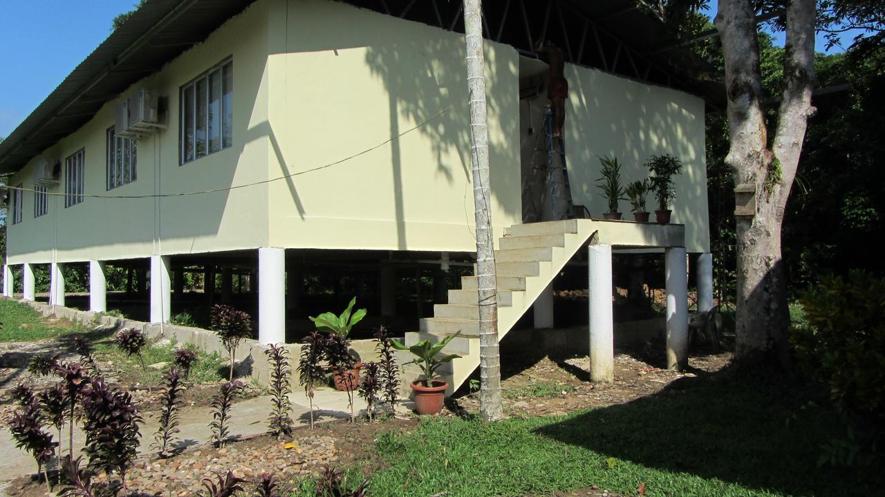 Benarat Lodge Gunung Mulu Nationalpark Exterior foto